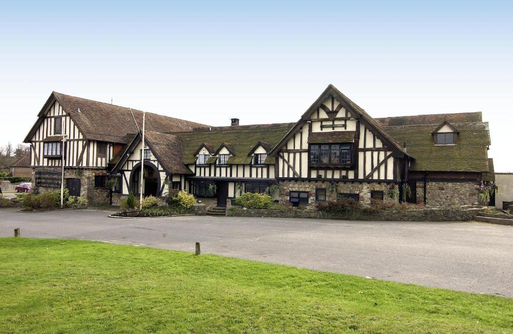 The Horseshoe Inn Herstmonceux Bagian luar foto