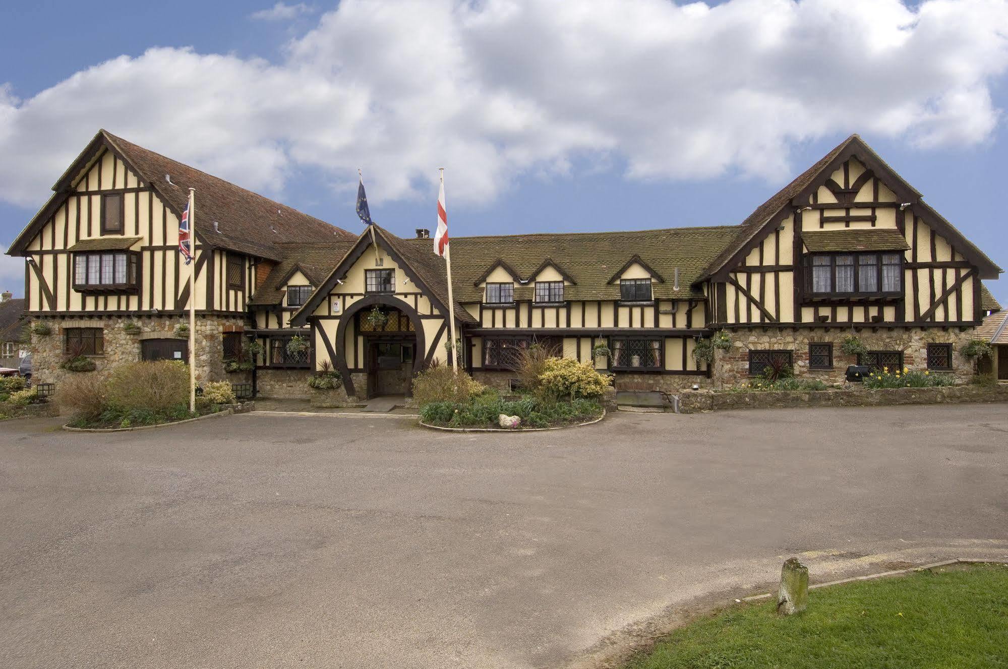 The Horseshoe Inn Herstmonceux Bagian luar foto