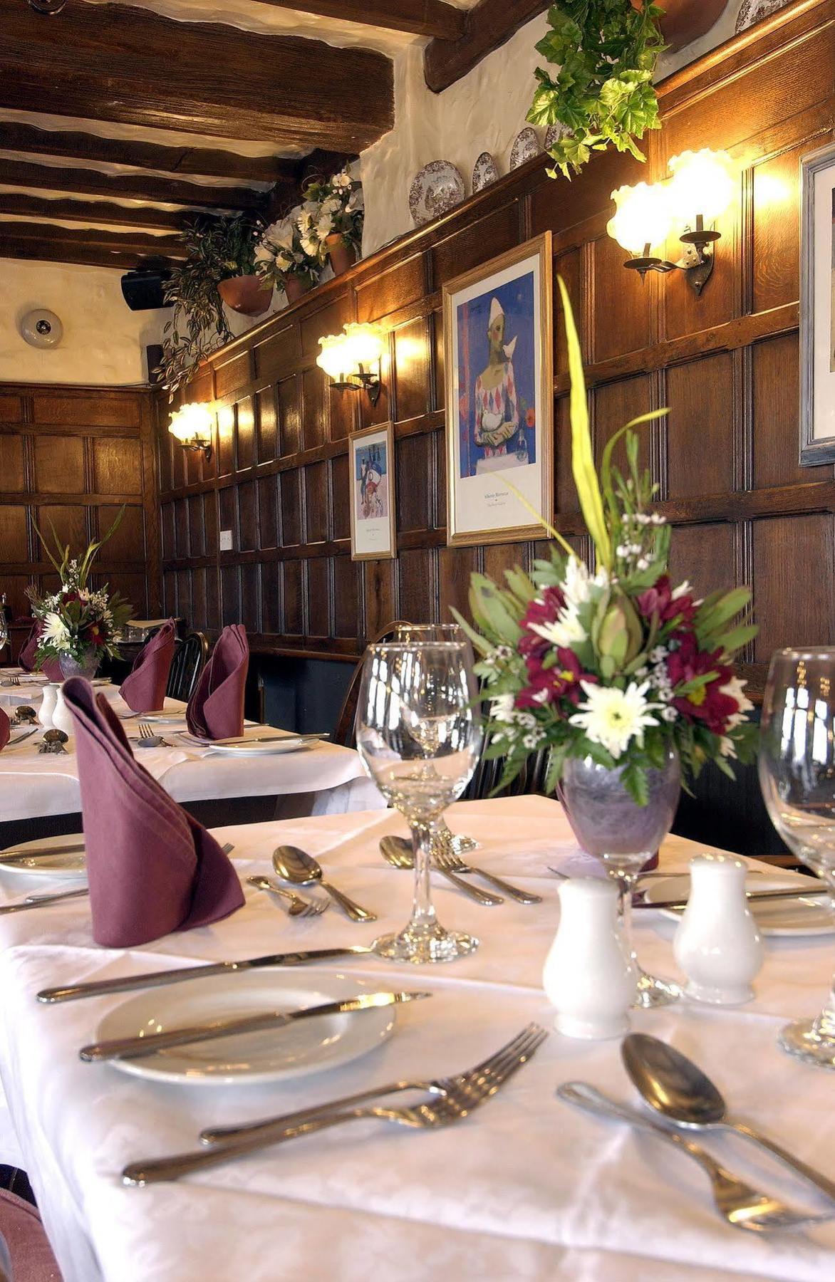 The Horseshoe Inn Herstmonceux Bagian luar foto