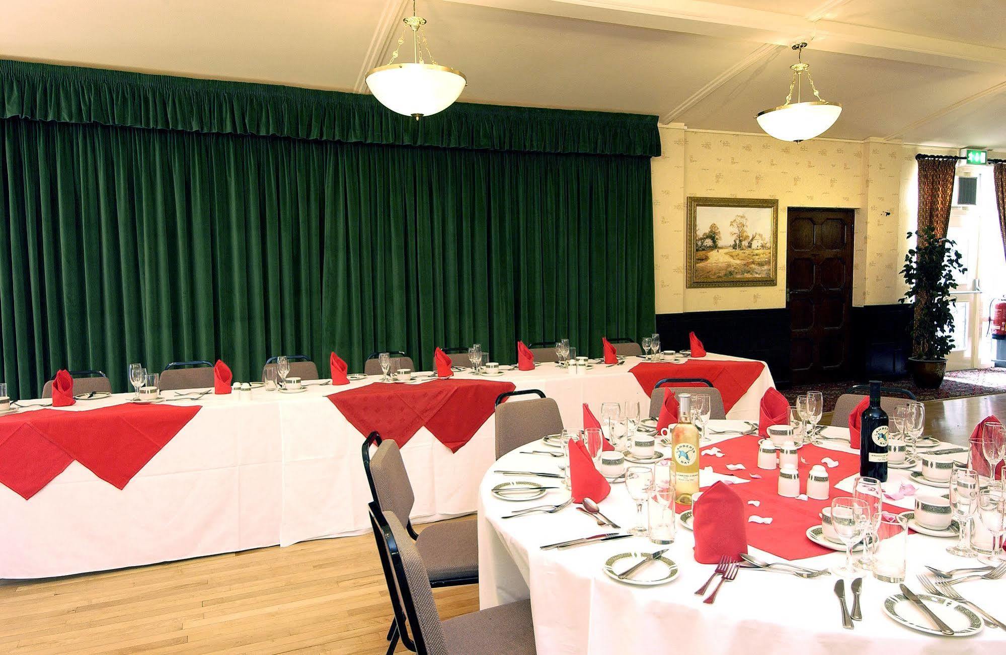 The Horseshoe Inn Herstmonceux Bagian luar foto