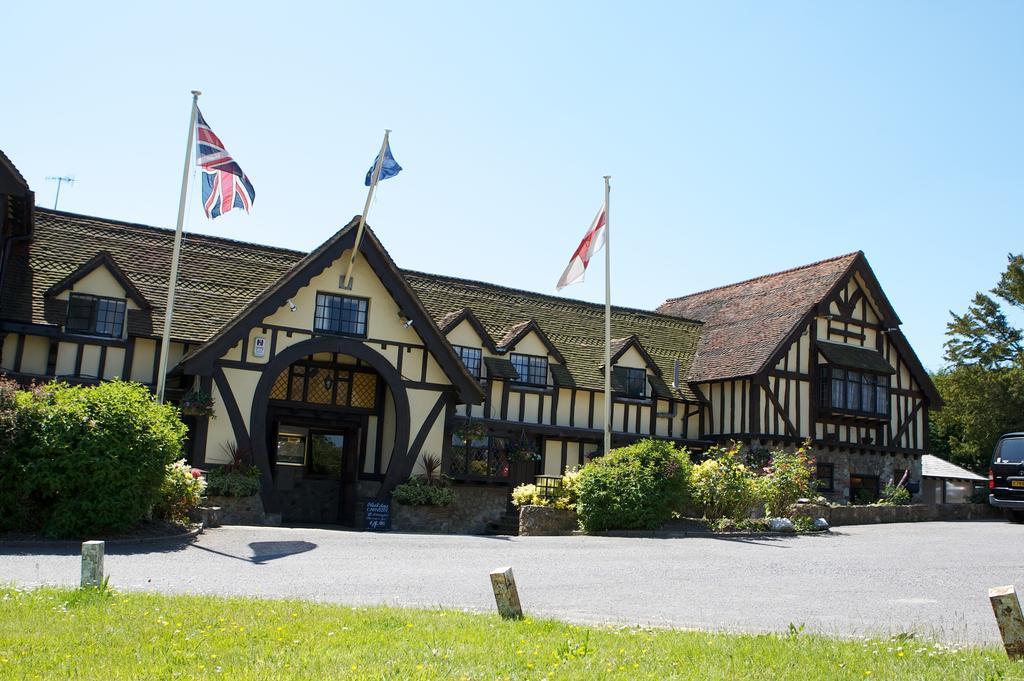 The Horseshoe Inn Herstmonceux Bagian luar foto