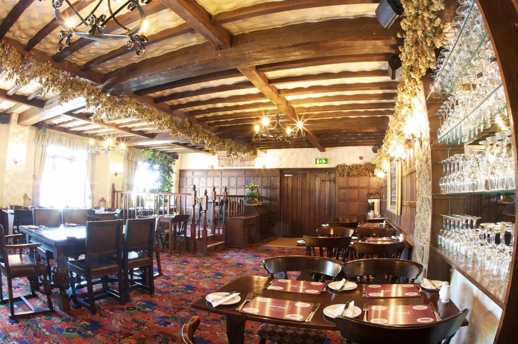 The Horseshoe Inn Herstmonceux Bagian luar foto