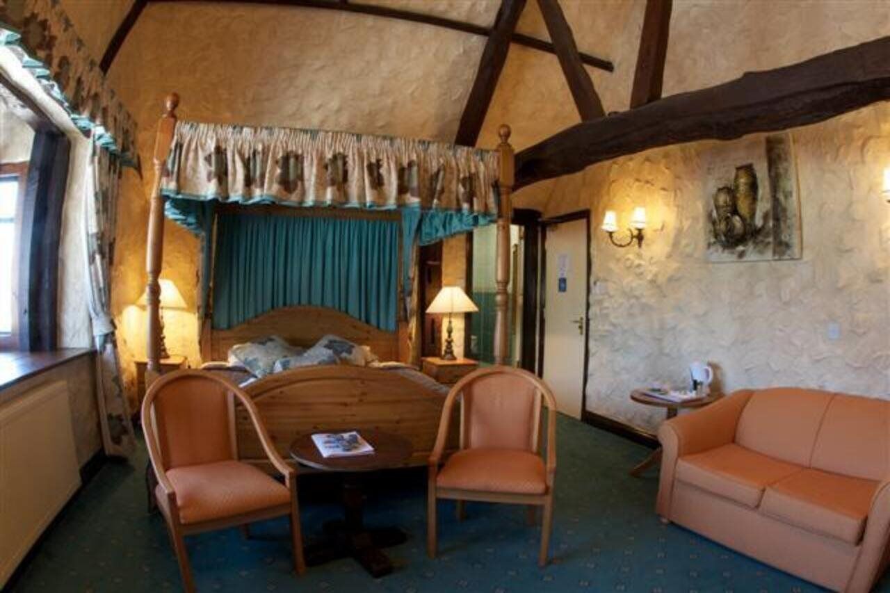 The Horseshoe Inn Herstmonceux Bagian luar foto